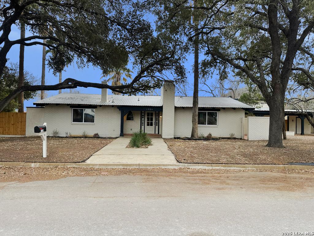 Photo of 1228 E San Marcos St, Pearsall, TX 78061 (MLS # 1944162)