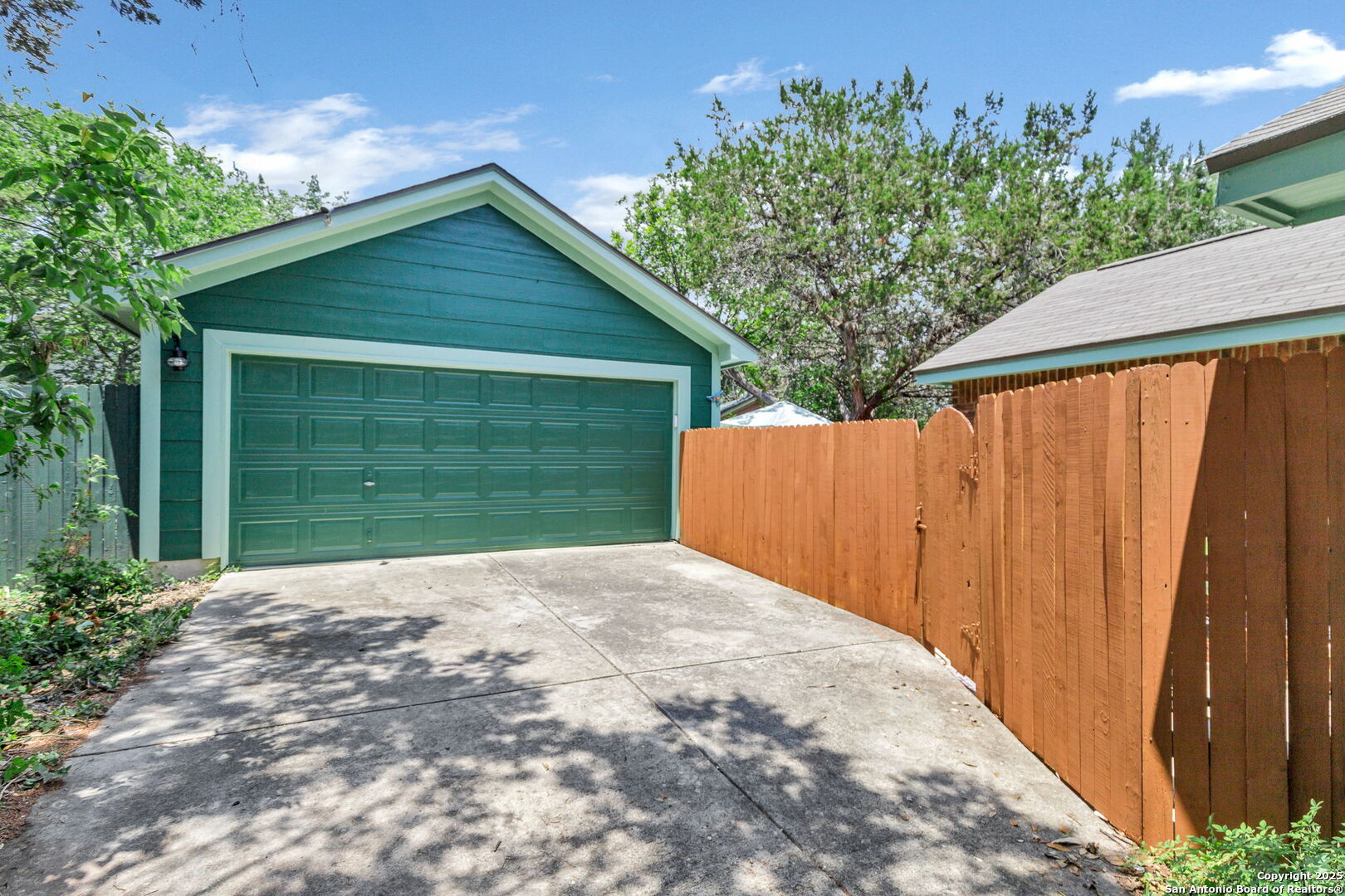 8735 Melrose