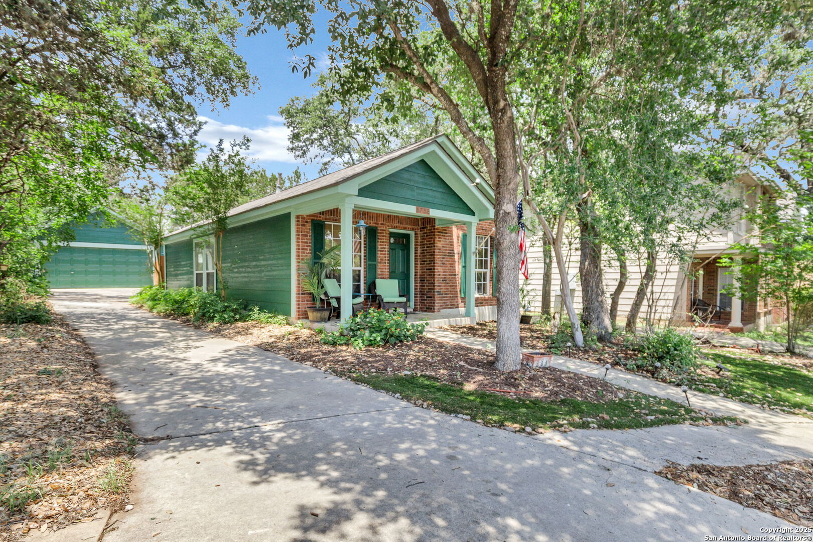 8735 Melrose