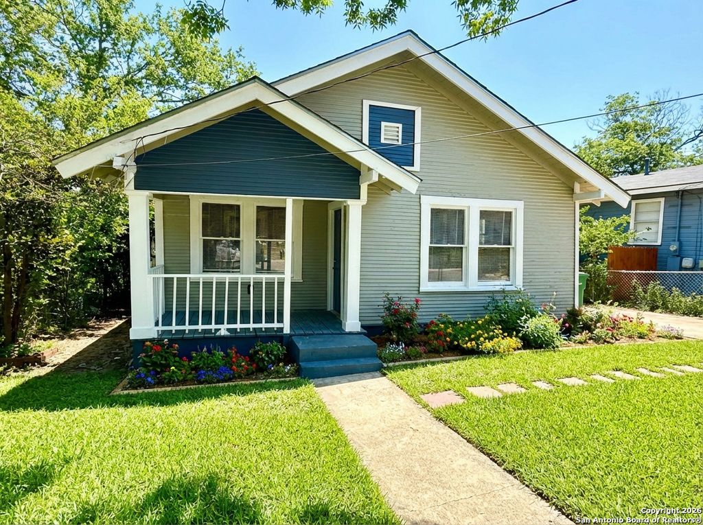 Photo of 1834 Center St, San Antonio, TX 78202 (MLS # 1938565)
