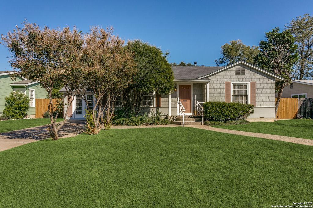 Photo of 239 Brees, San Antonio, TX 78209 (MLS # 1920495)