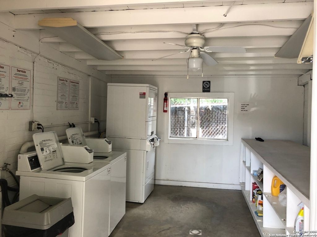 Photo of 526 S Presa St 4 #4, San Antonio, TX 78205 (MLS # 1916368)