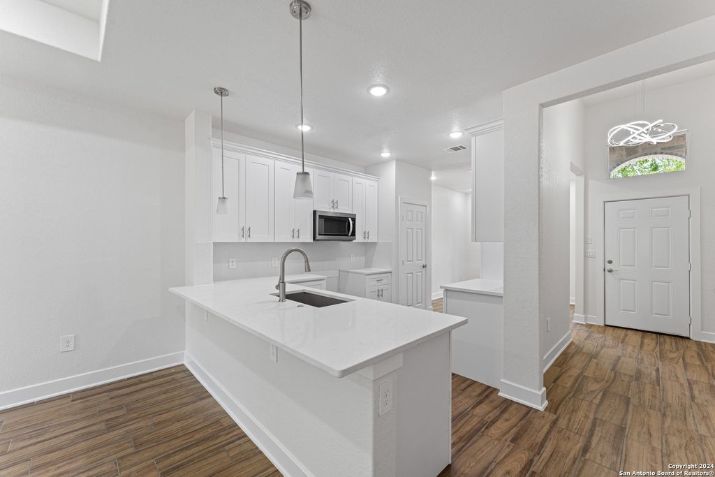 Photo of 2115 SW 19TH ST, San Antonio, TX 78207 (MLS # 1936122)