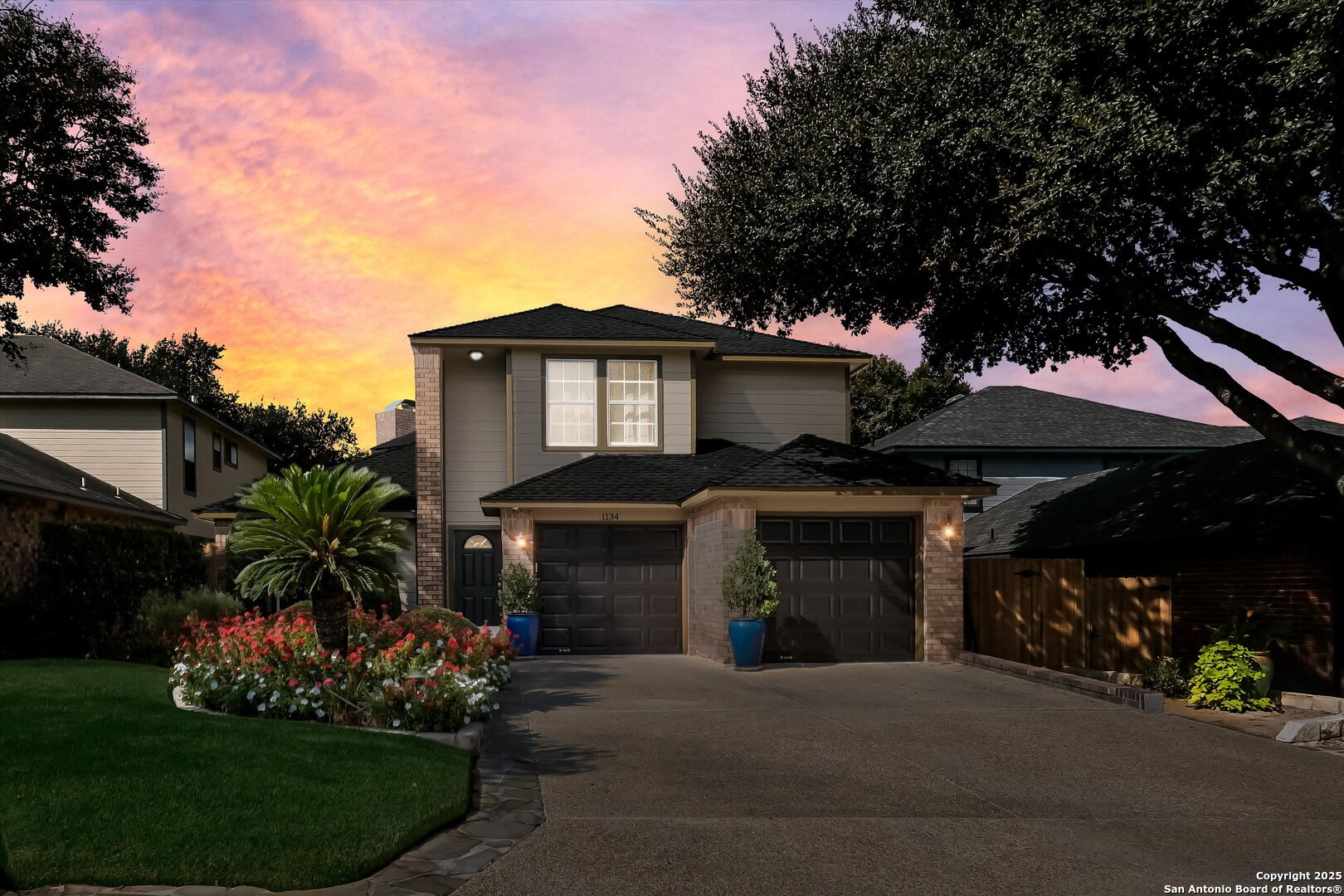 1134 Summit Crest