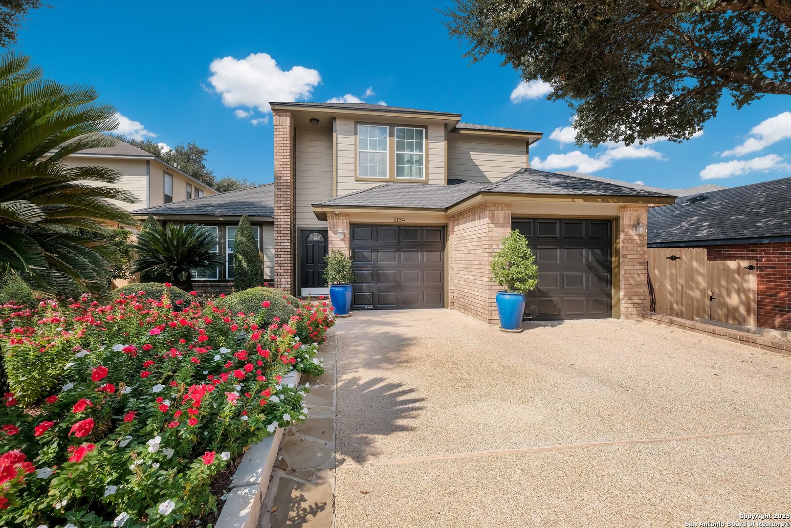 1134 Summit Crest
