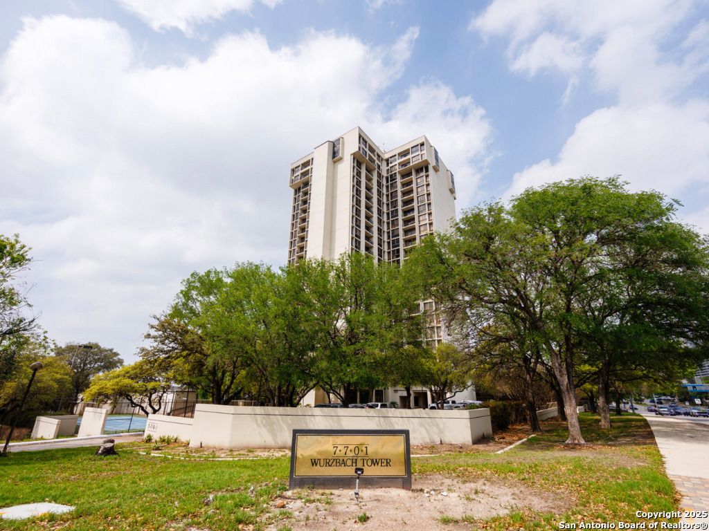 Photo of 7701 Wurzbach Rd 606 #606, San Antonio, TX 78229 (MLS # 1885634)