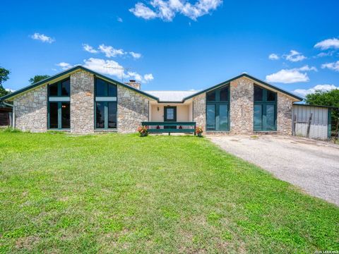 Photo of 122 Steel Valley Dr, Boerne, TX 78006 (MLS # 1968083)