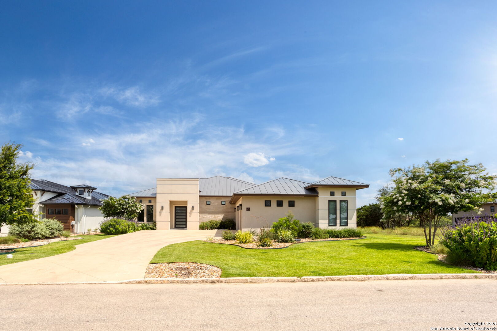 34 Mariposa PKWY E