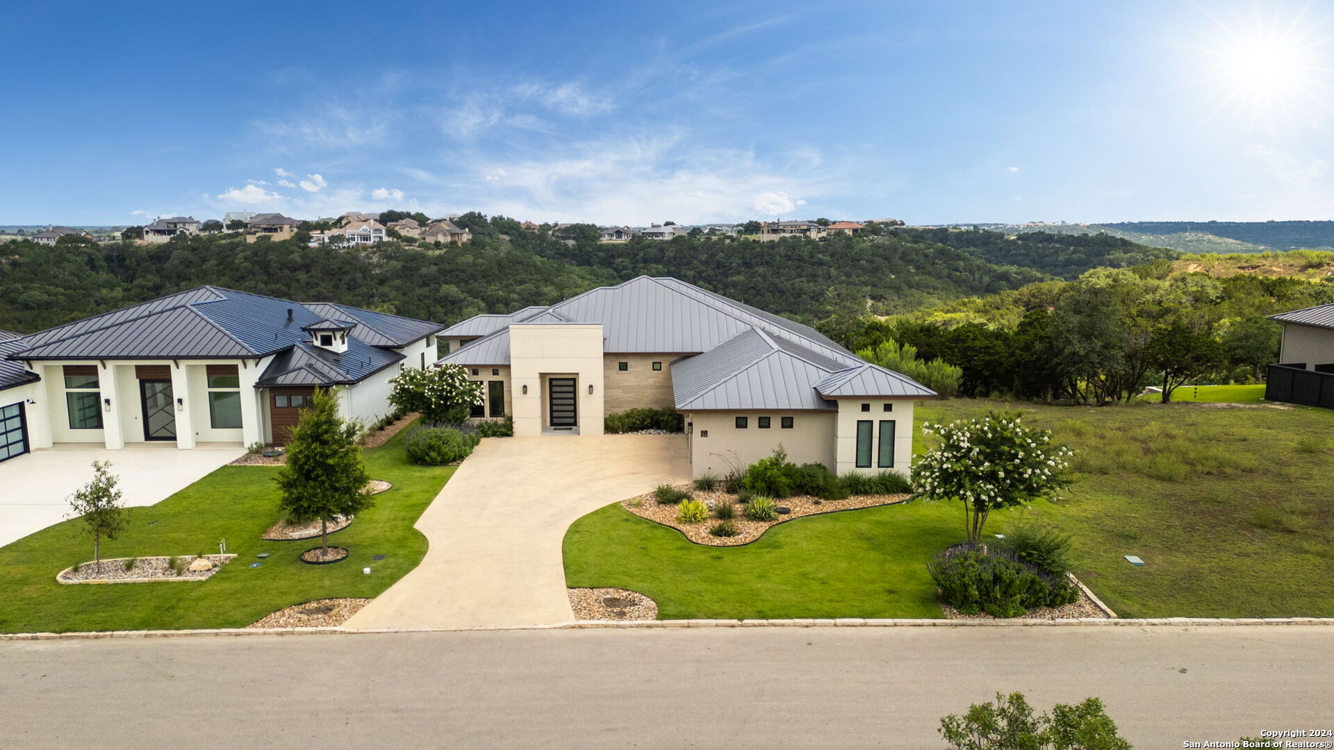 34 Mariposa PKWY E