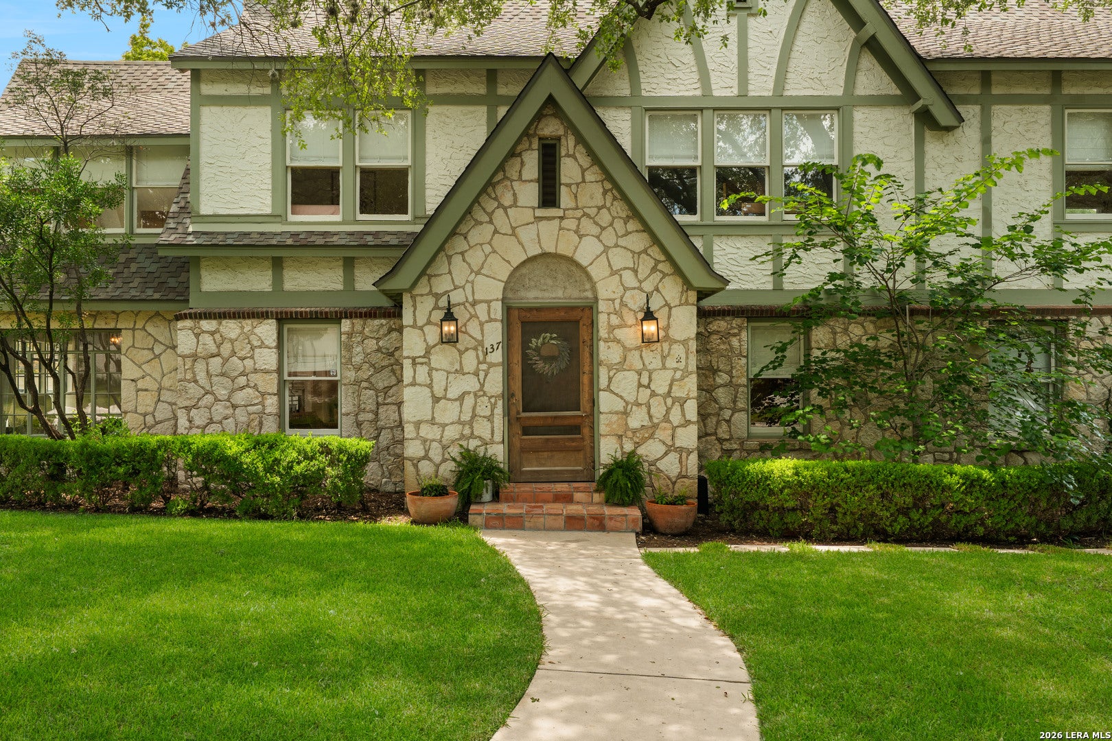 137 PARK DR