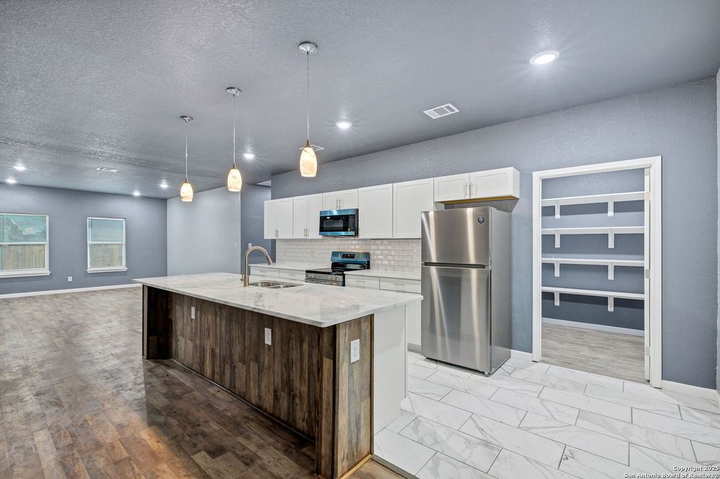 Photo of 3715 Commercial, San Antonio, TX 78221 (MLS # 1929665)