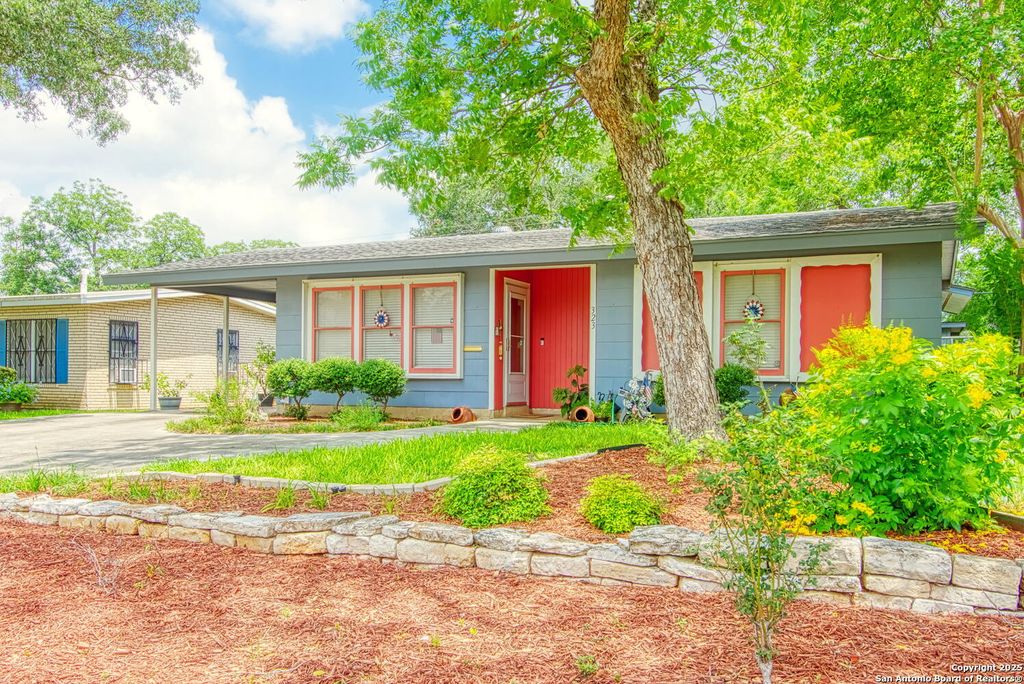 Photo of 323 HATCHER AVE, San Antonio, TX 78223 (MLS # 1960619)