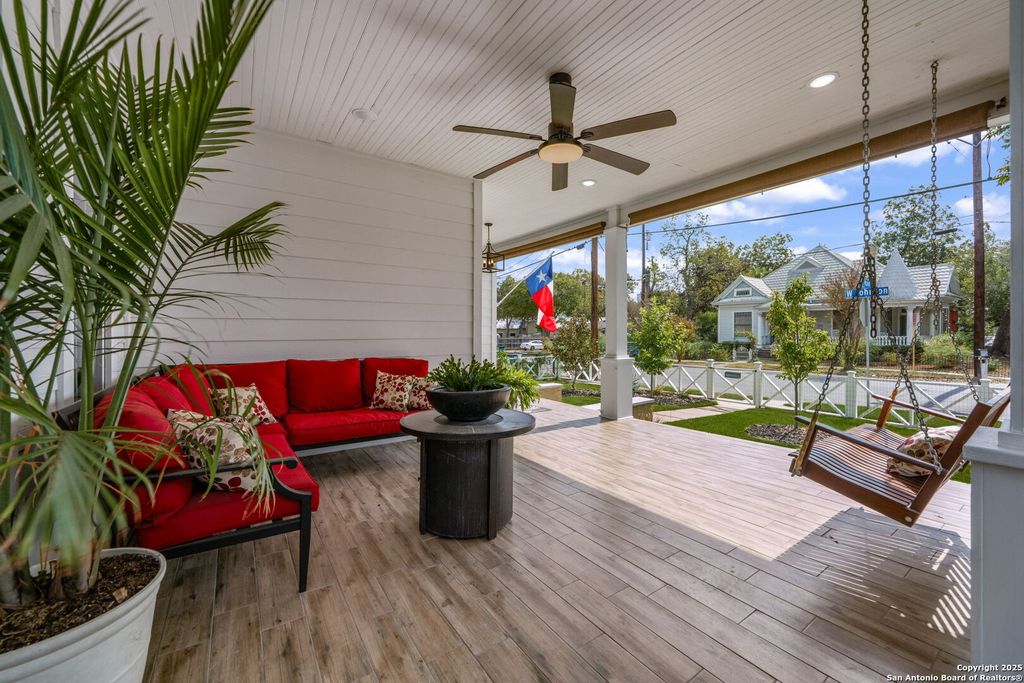 Photo of 217 W Johnson, San Antonio, TX 78204 (MLS # 1917701)