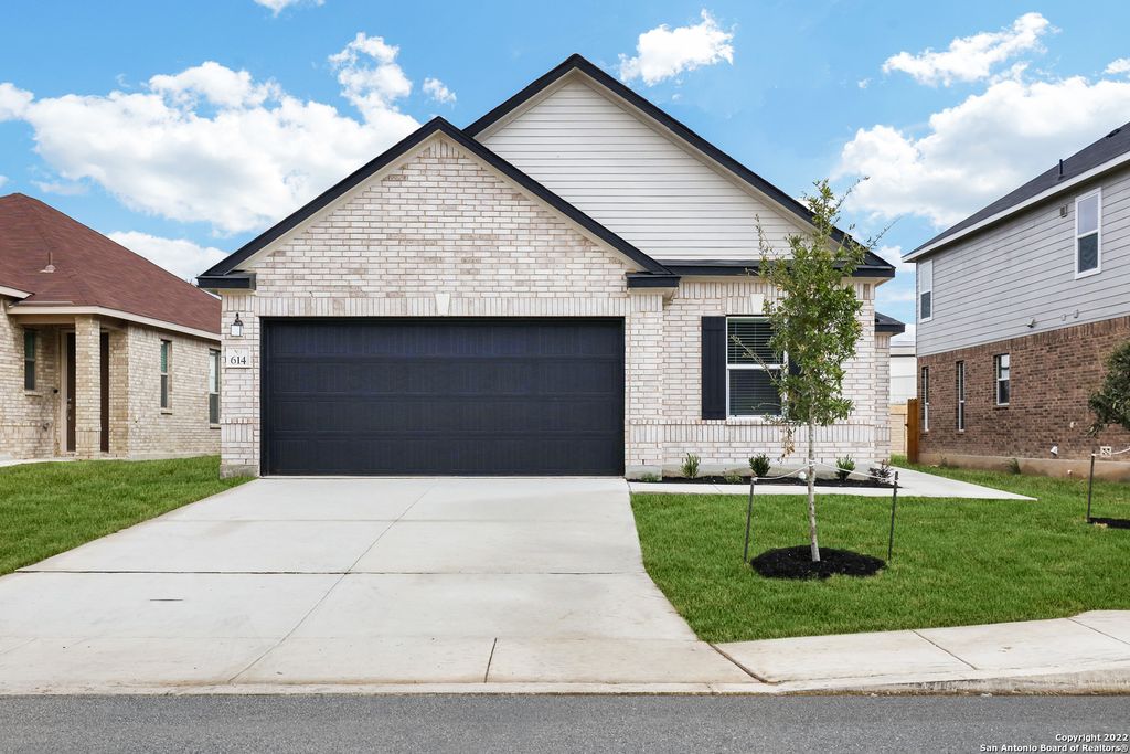 Photo of 614 EUCHARIS, San Antonio, TX 78245 (MLS # 1945013)