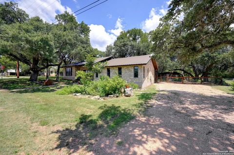 A home in Blanco