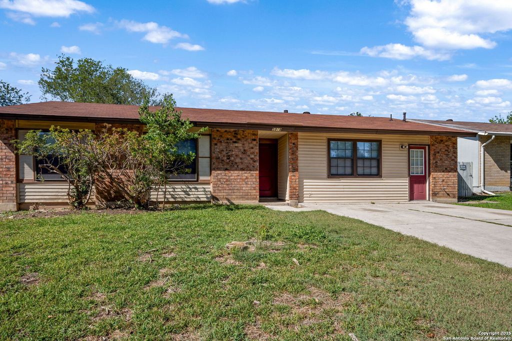 Photo of 5919 Hidden Mist, San Antonio, TX 78250 (MLS # 1919655)