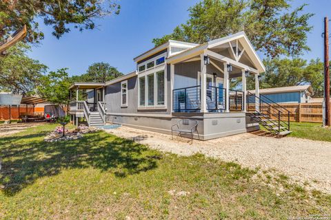 A home in Bandera