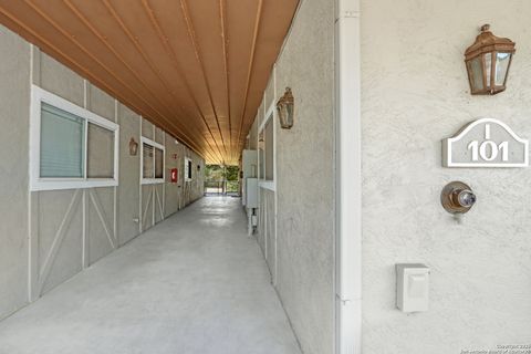 Search 730 E Mather # 101 New Braunfels TX 78130