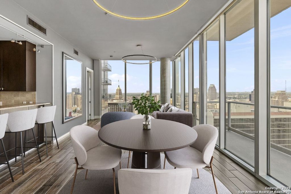 Photo of 610 E Market 2508 #2508, San Antonio, TX 78205 (MLS # 1929571)