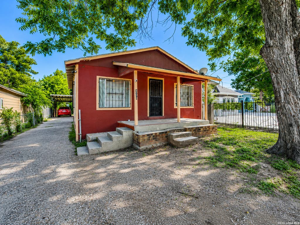 Photo of 214 Castroville, San Antonio, TX 78207 (MLS # 2000652)