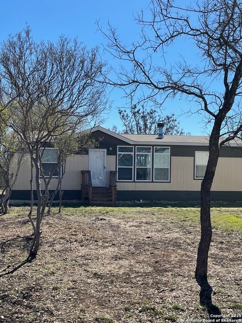 2451 county road 421 Hondo TX 78861