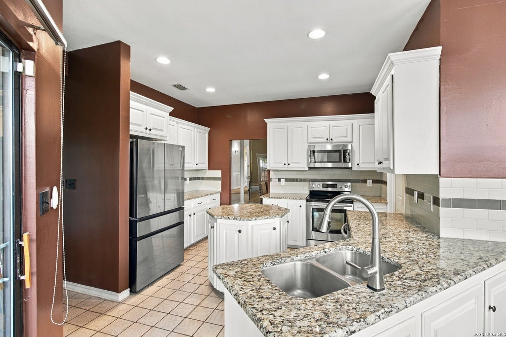 Photo of 1802 PAISLEY ST, San Antonio, TX 78231 (MLS # 2024248)