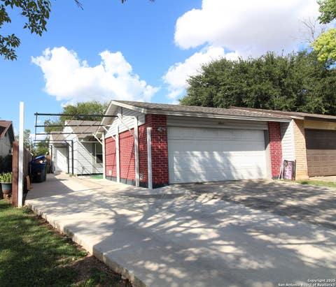 Property photo of 6827 Maple Springs St, San Antonio, TX 78249