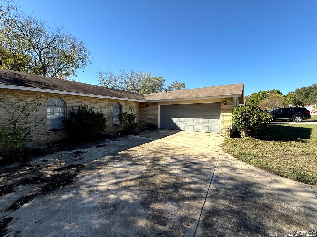 Photo of 14158 SWALLOW DR, San Antonio, TX 78217 (MLS # 1925098)