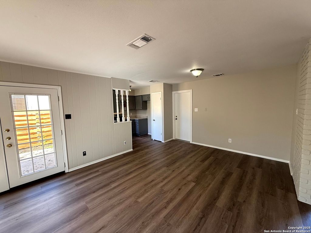 Photo of 14158 SWALLOW DR, San Antonio, TX 78217 (MLS # 1925098)