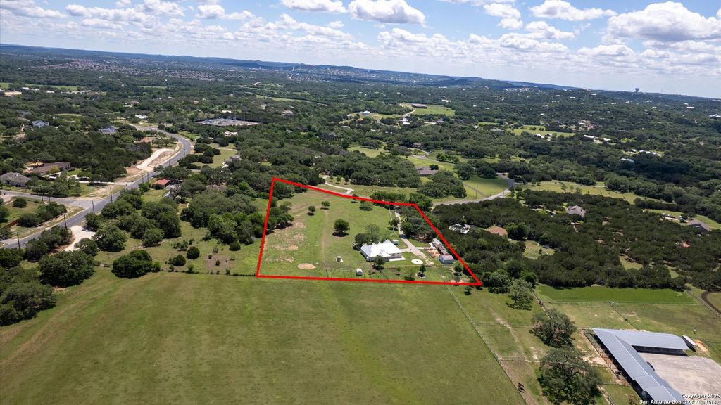 Photo of 24935 Pecan Creek, San Antonio, TX 78255 (MLS # 1866245)