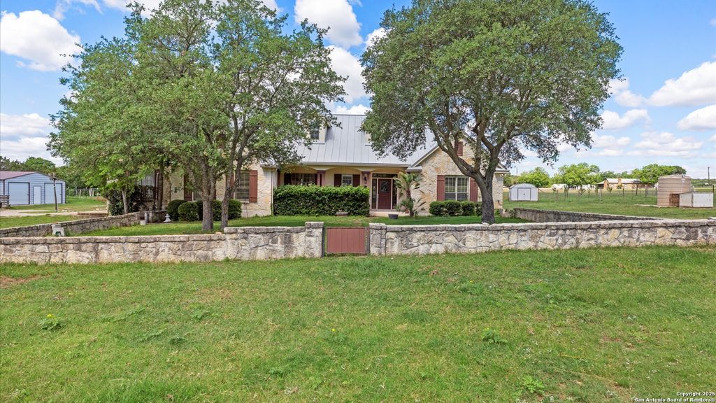 Photo of 24935 Pecan Creek, San Antonio, TX 78255 (MLS # 1866245)