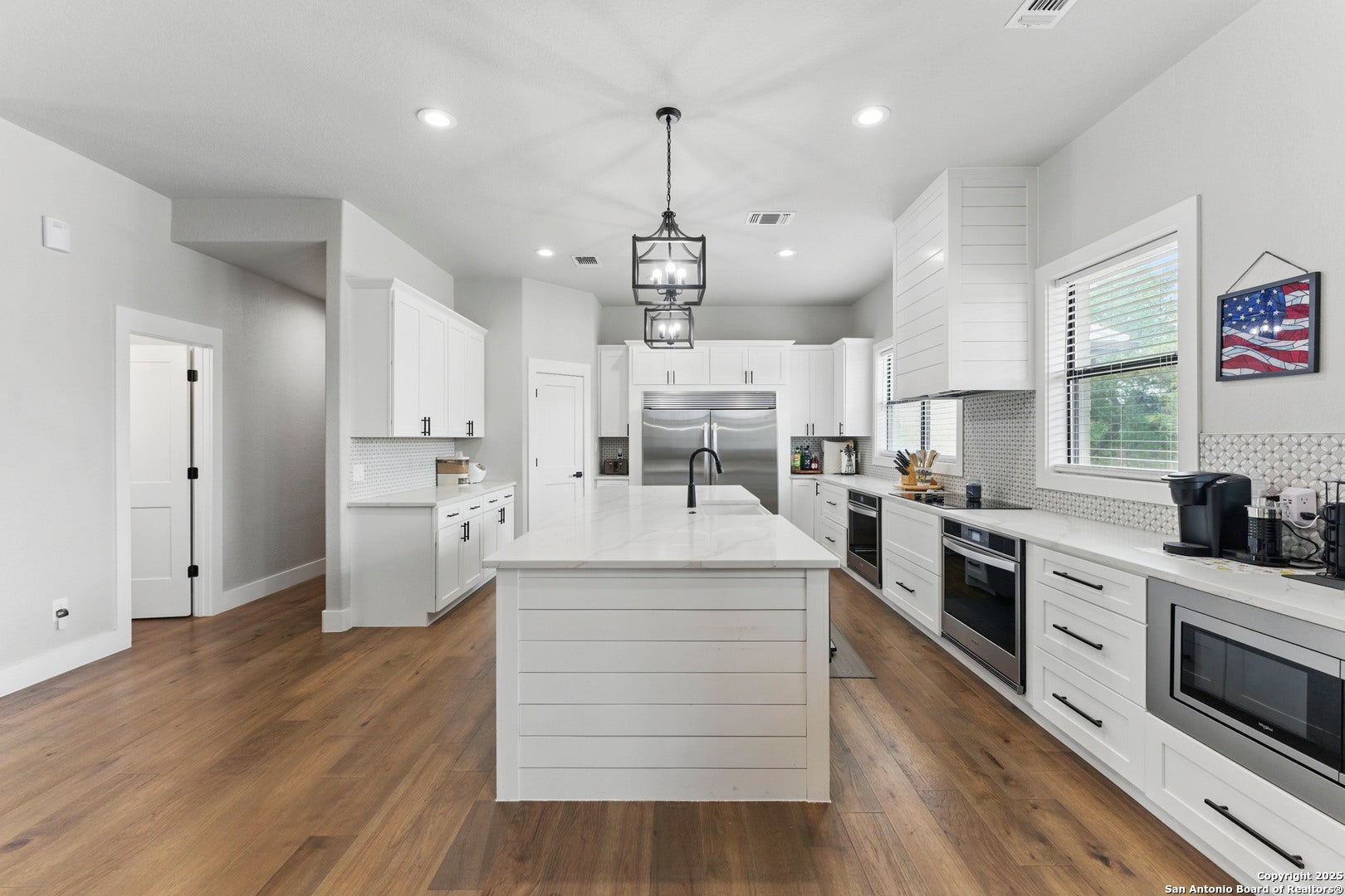 725 Winding View