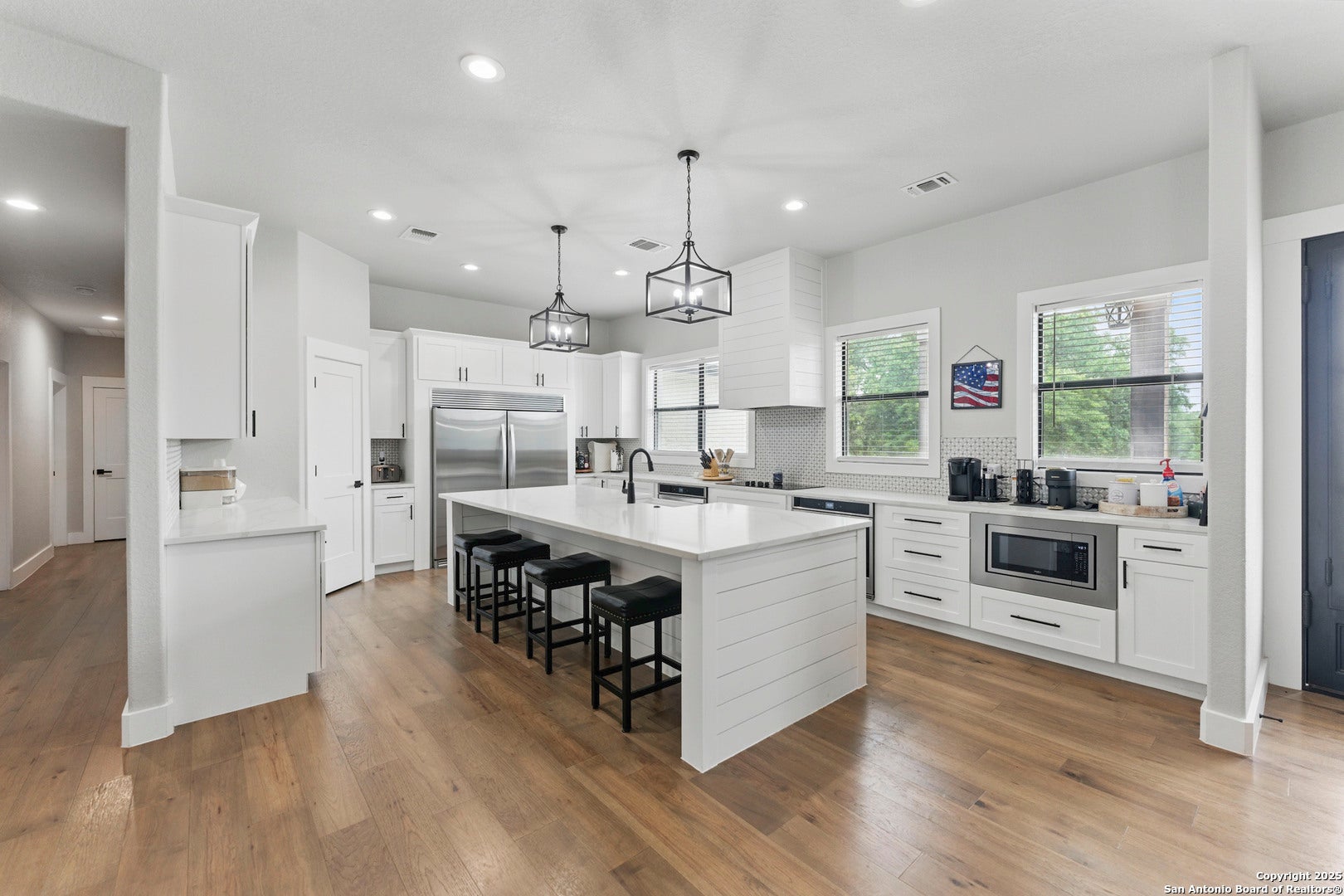 725 Winding View