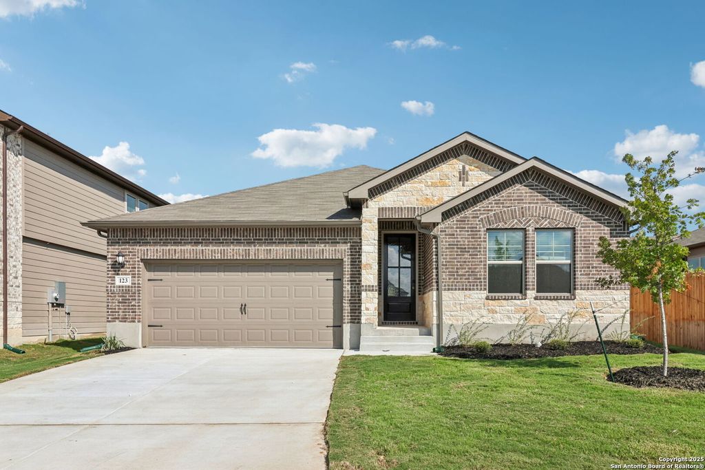 Photo of 123 Shelton Pass, Cibolo, TX 78108 (MLS # 1884193)