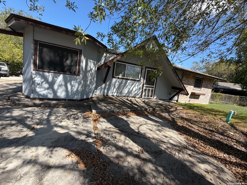 Photo of 7303 GLEN BRK, San Antonio, TX 78239 (MLS # 2018714)