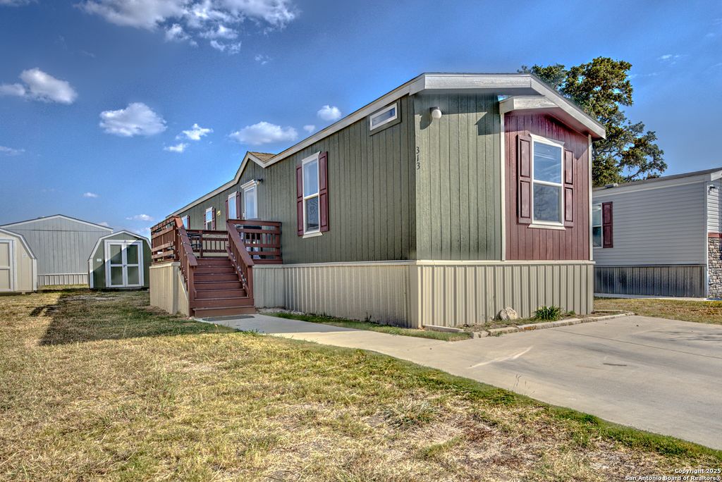 Photo of 7109 W Loop 1604 #313 313, San Antonio, TX 78254 (MLS # 1916329)