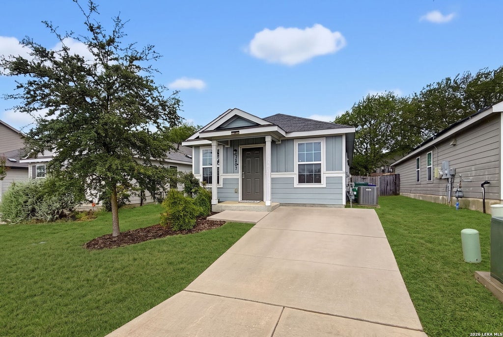 Photo of 7807 NOPALITOS CV, San Antonio, TX 78239 (MLS # 2018205)