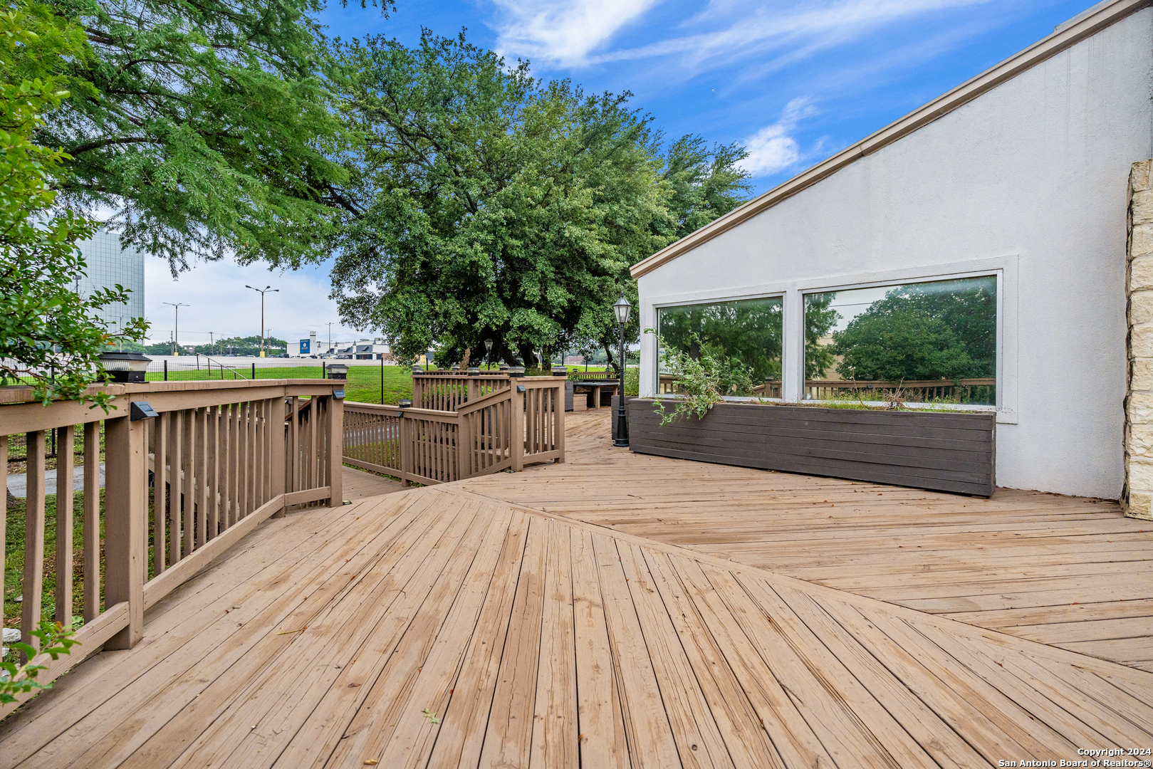 7710 W Interstate 10