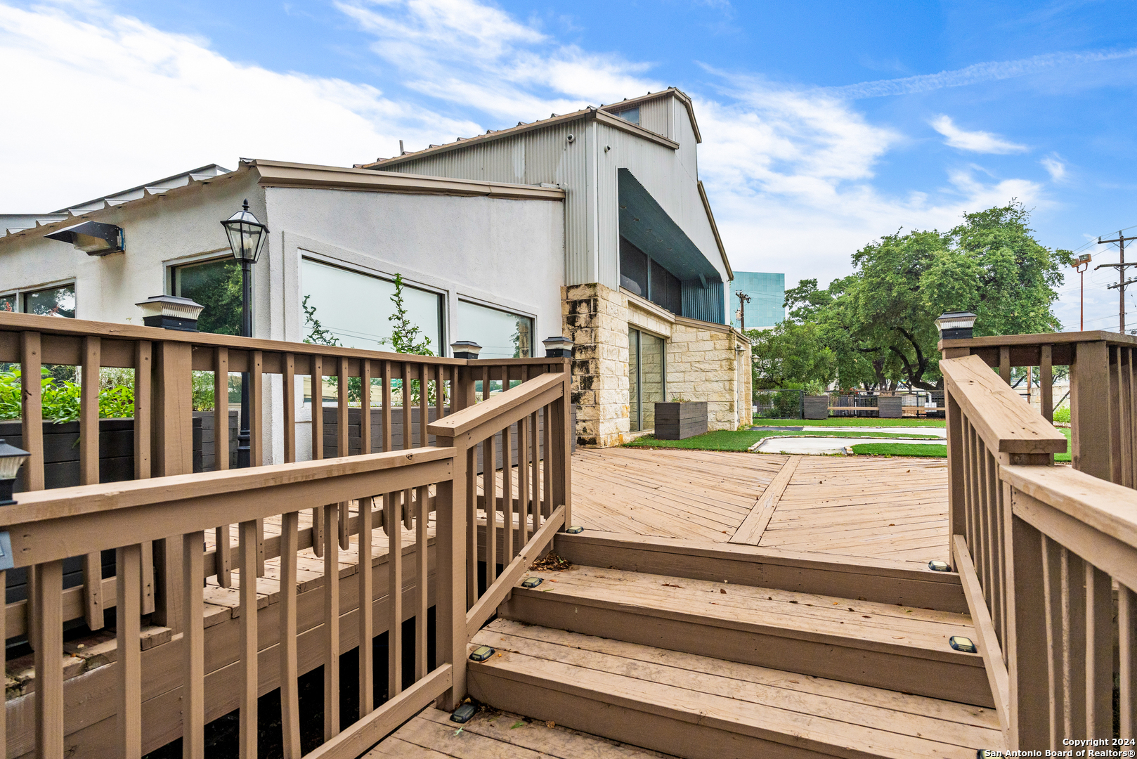 7710 W Interstate 10