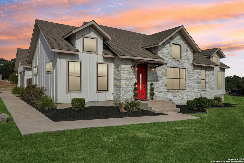 Photo of 120 Golden Eagle, Canyon Lake, TX 78133 (MLS # 1917697)