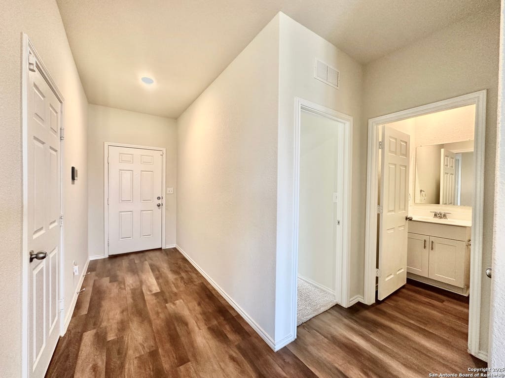 Photo of 10235 Crossbuck, Converse, TX 78109 (MLS # 1992270)
