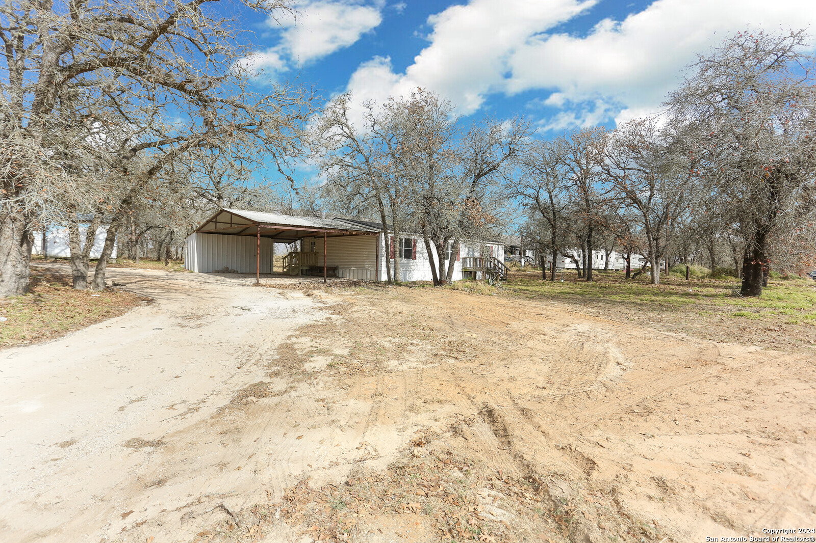 View La Vernia, TX 78121 mobile home