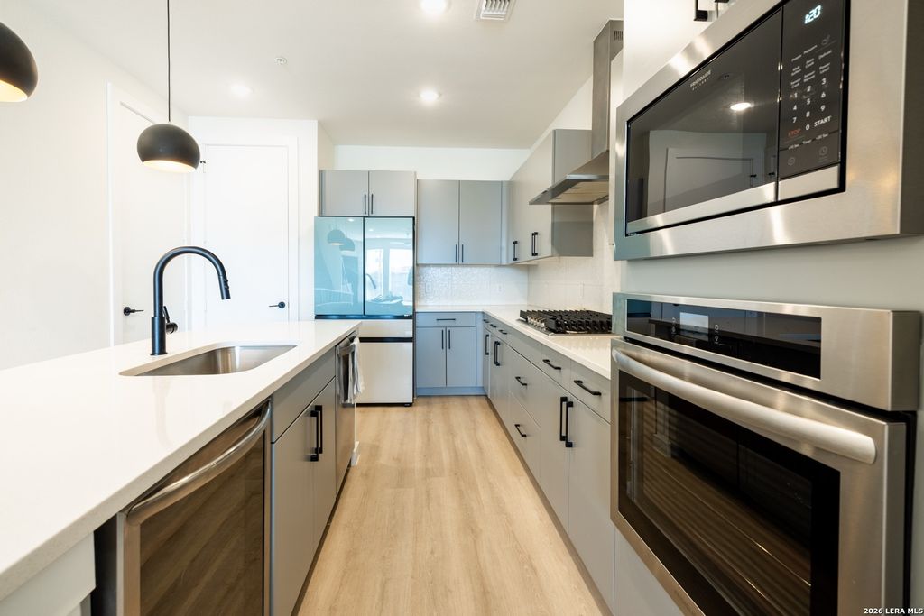 Photo of 719 E Locust 4110 #4110, San Antonio, TX 78212 (MLS # 1937709)