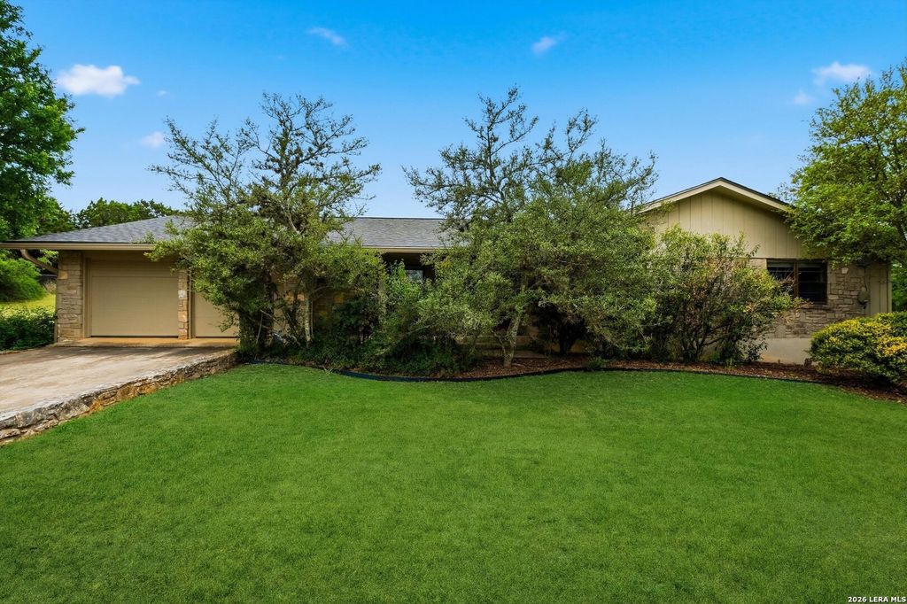 Photo of 414 Schryver St, Boerne, TX 78006 (MLS # 1957866)