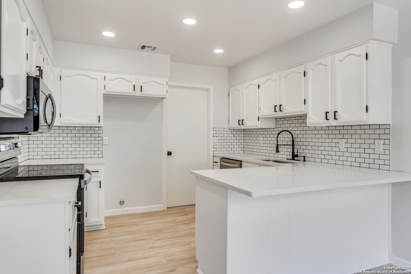 San Antonio, Texas 78240, United States, 3 Bedrooms Bedrooms, ,2 BathroomsBathrooms,Residential,Active,222614