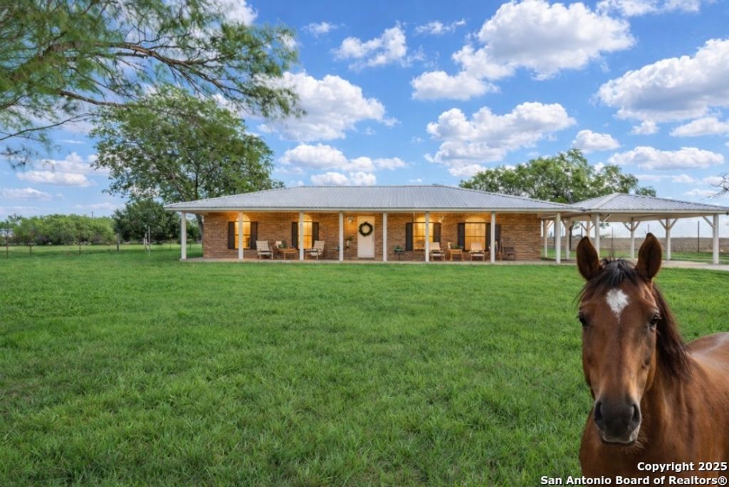 Photo of 315 Simon, Pleasanton, TX 78064 (MLS # 1929661)