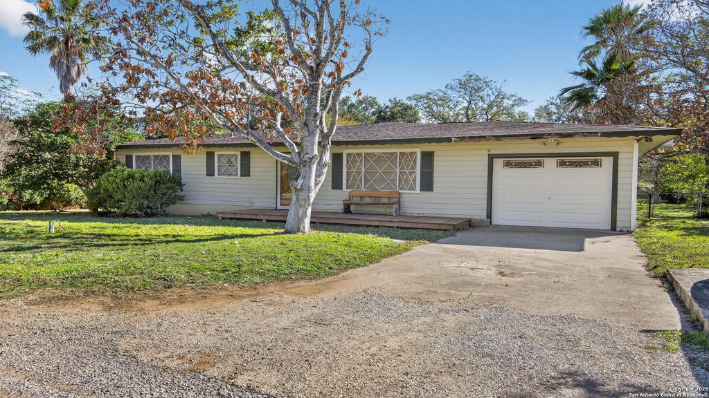 Photo of 1508 E St, Floresville, TX 78114 (MLS # 1928693)