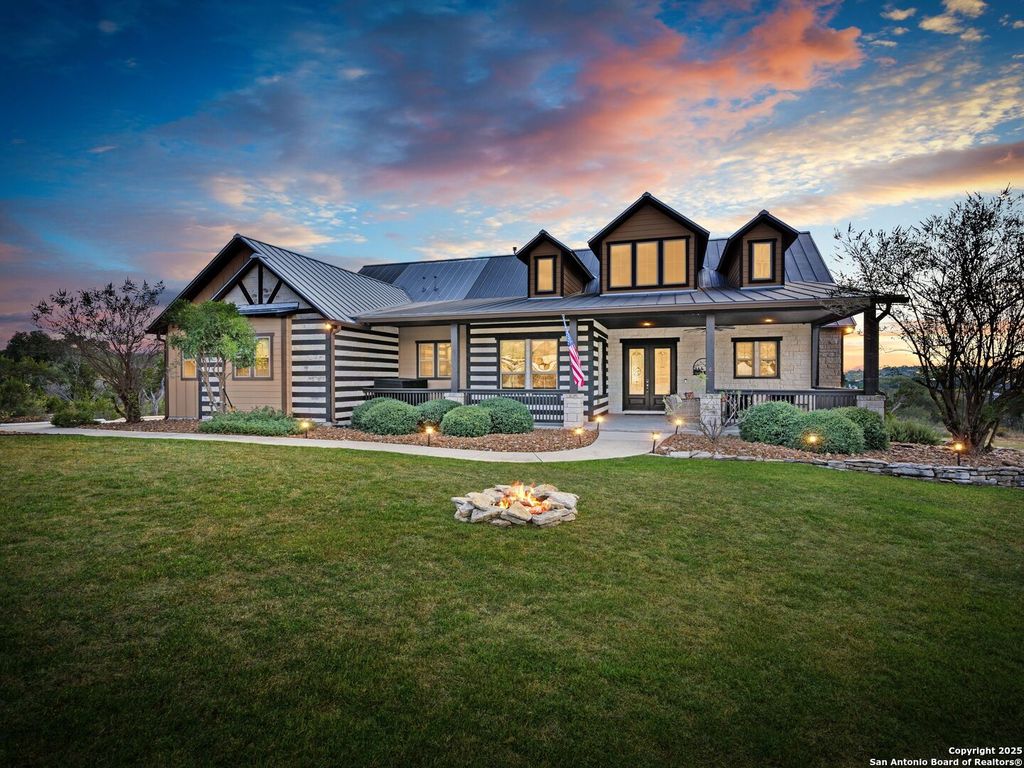 Photo of 1651 Lake Ridge Blvd, Canyon Lake, TX 78133 (MLS # 1925263)