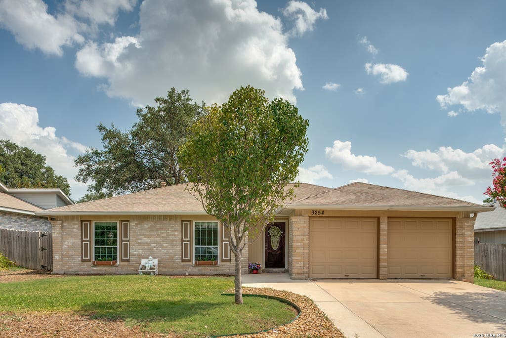Photo of 9254 Ridge Wind, San Antonio, TX 78250 (MLS # 2007898)