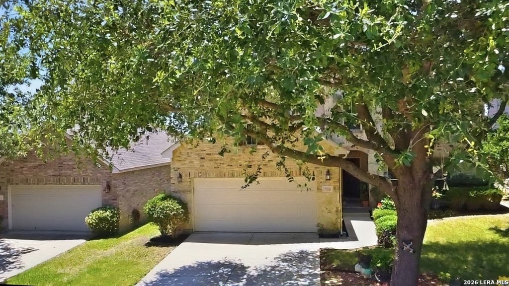 Photo of 19519 Highgrove Ln, San Antonio, TX 78258 (MLS # 1994151)